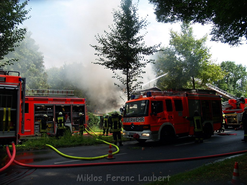 Brand Schuetzenhof Neusser Landstr P5346.JPG
